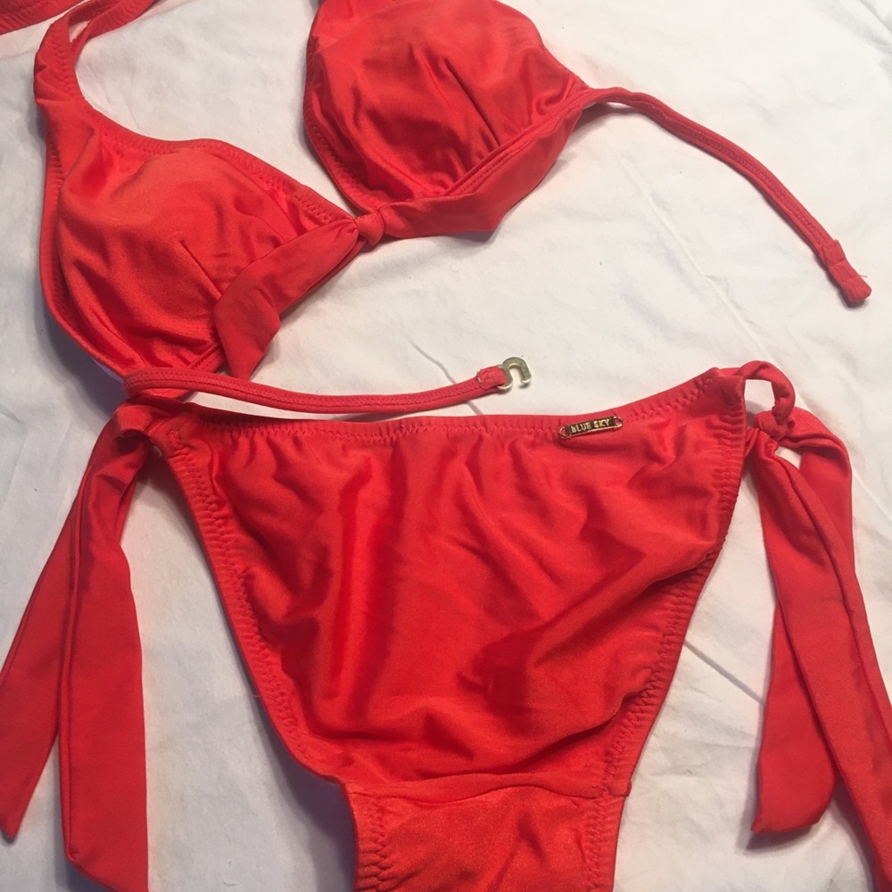 Bikini - Picture 6 of 7